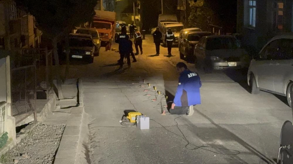 Gebze'de çöken binanın zemin tomografisi çekildi