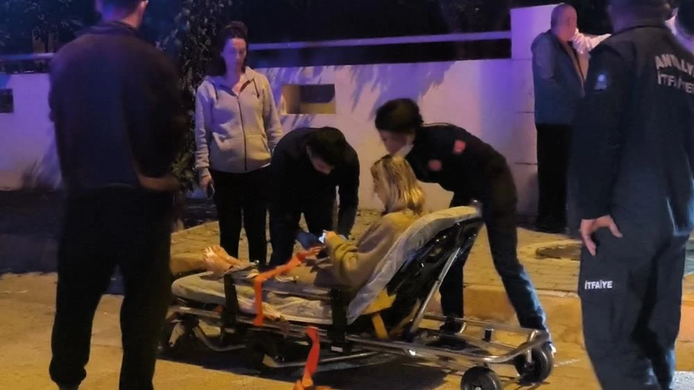 Antalya'da süs için yakılan mum yangına davetiye çıkardı