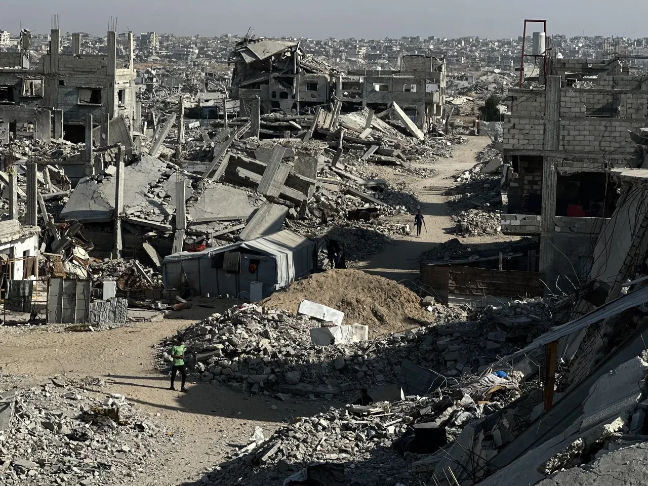 İsrail ateşkese rağmen Gazze'de ölüm saçıyor: Filistinlilerin evlerini havaya uçurdu