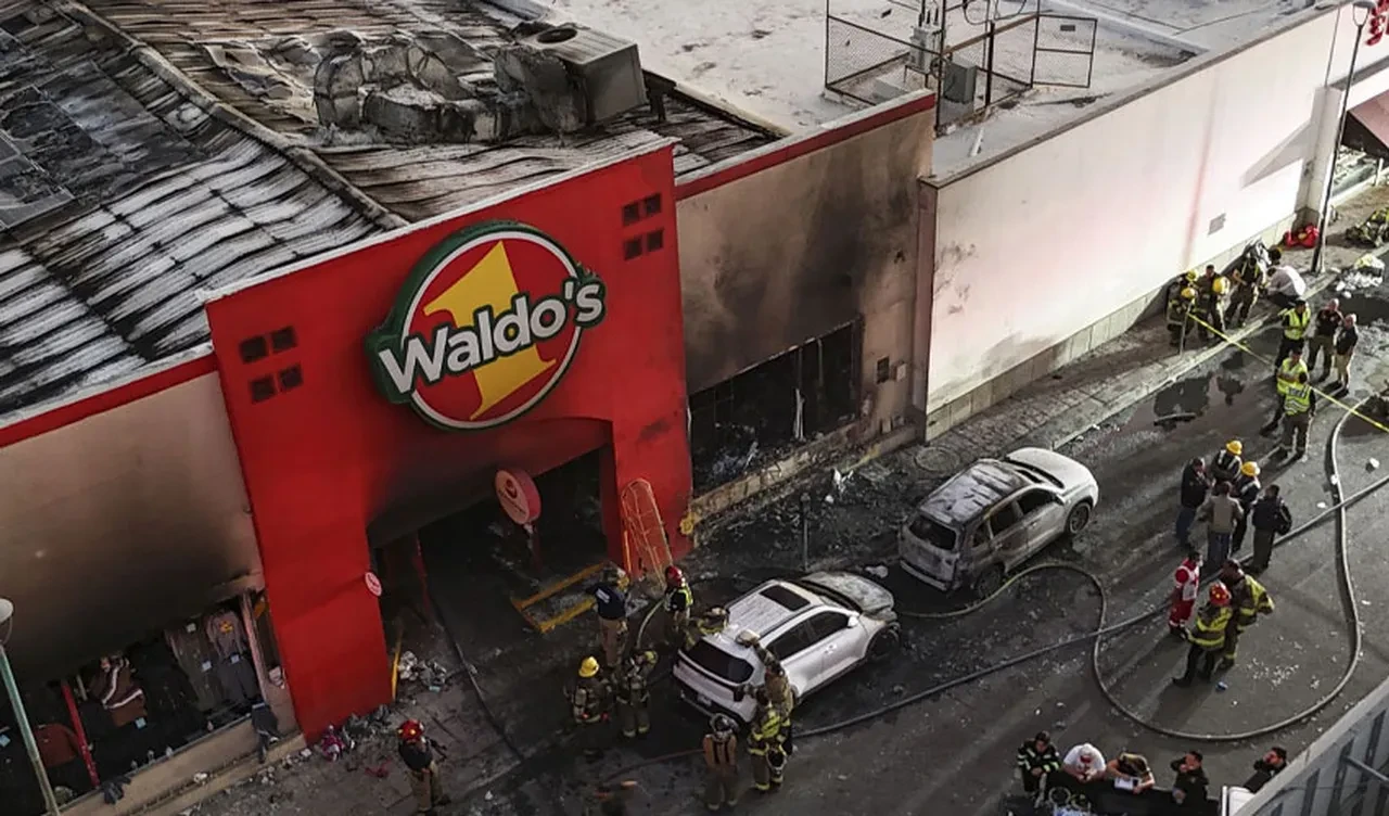 Meksika’da süpermarket havaya uçtu! Çok sayıda ölü ve yaralı var