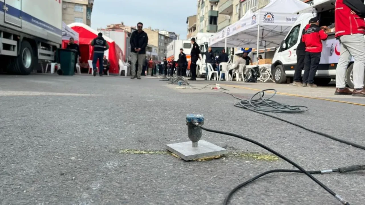 Uzman ekipler, Gebze'de 'sismik yansıma' ile yerin metrelerce altını inceliyor