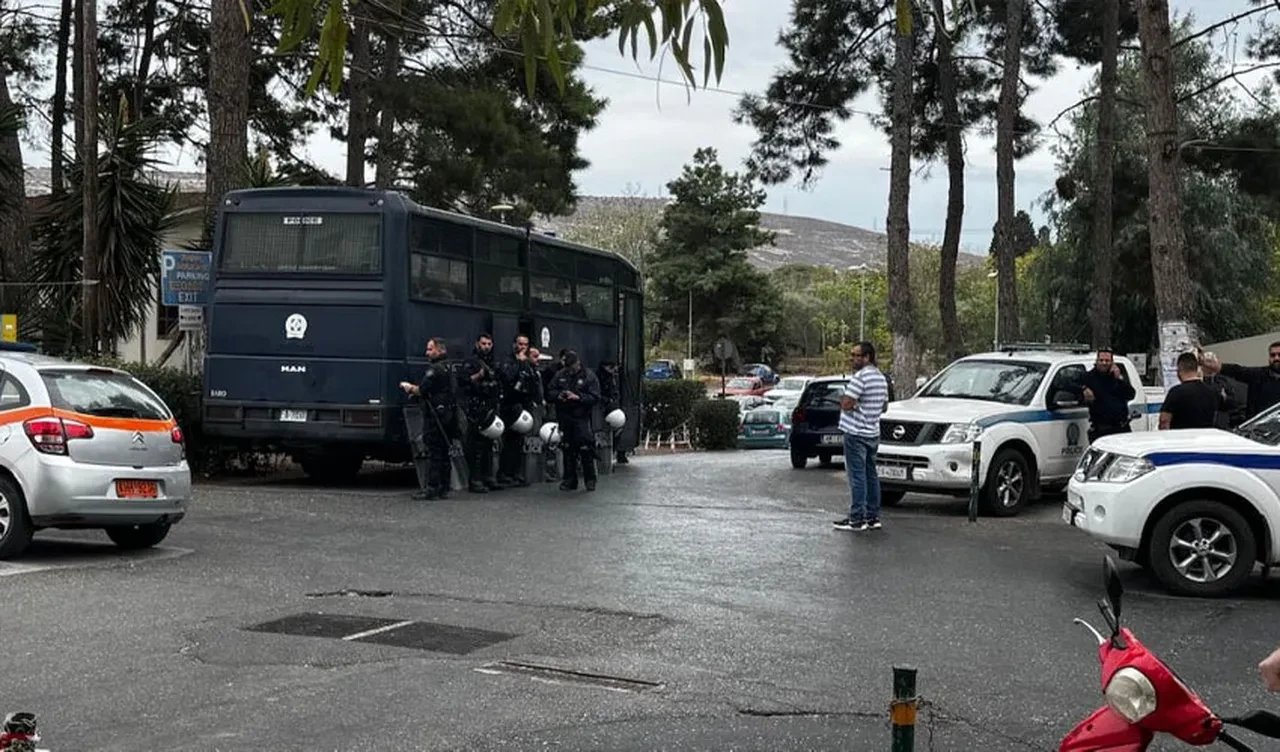 Yunanistan’da önce bomba sonra silahlı saldırı! Ölü ve yaralılar var