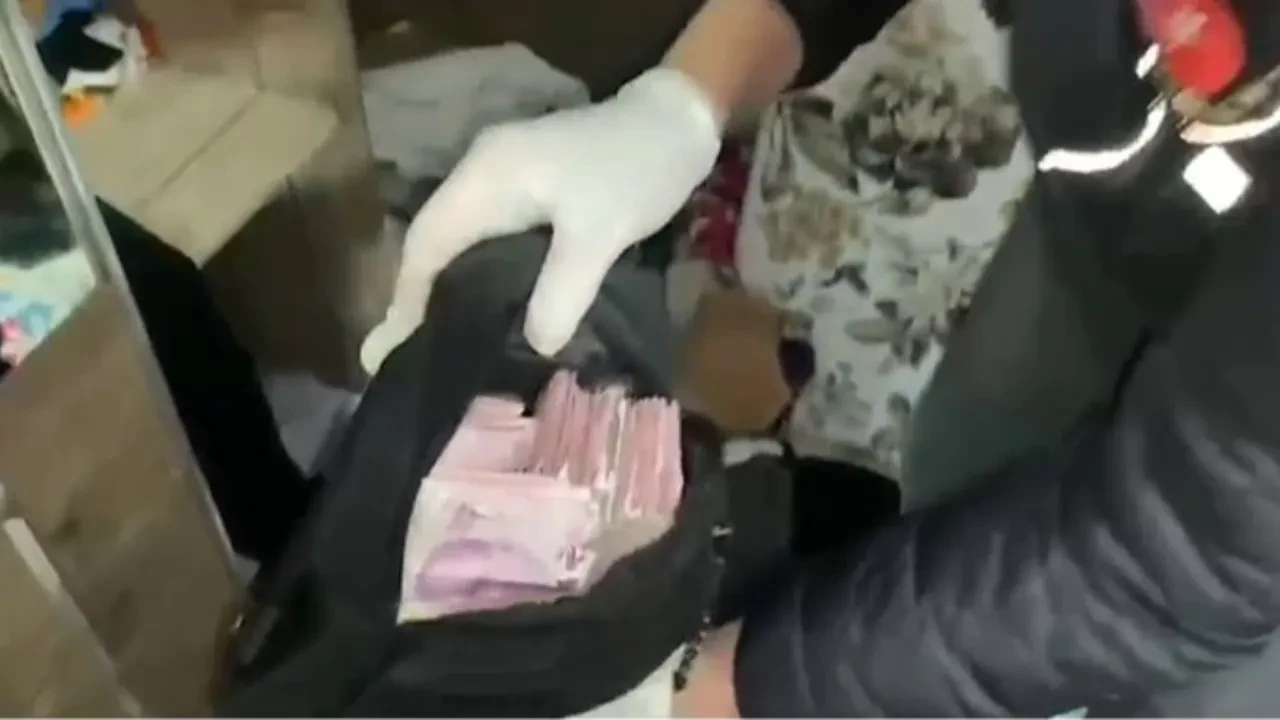 Zehir tacirine suçüstü! Evinden çıkanlar şoke etti