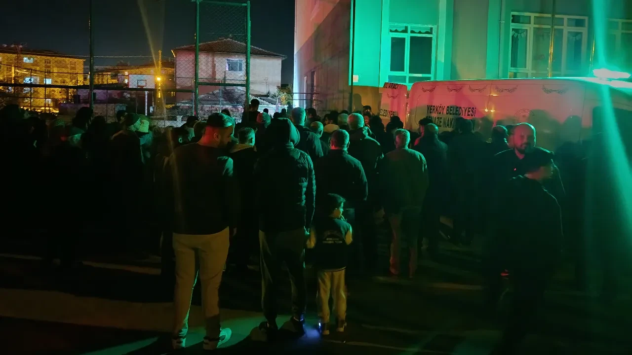 Annesinin çığlıkları kahretti! Okul bahçesindeki öğrenci hayatını kaybetti