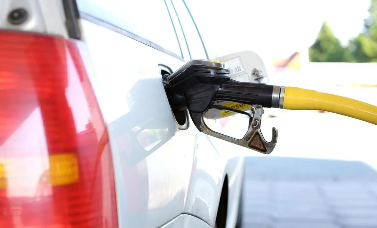 Benzine motorine zam var mı? 21 Kasım bu gece akaryakıta zam geliyor