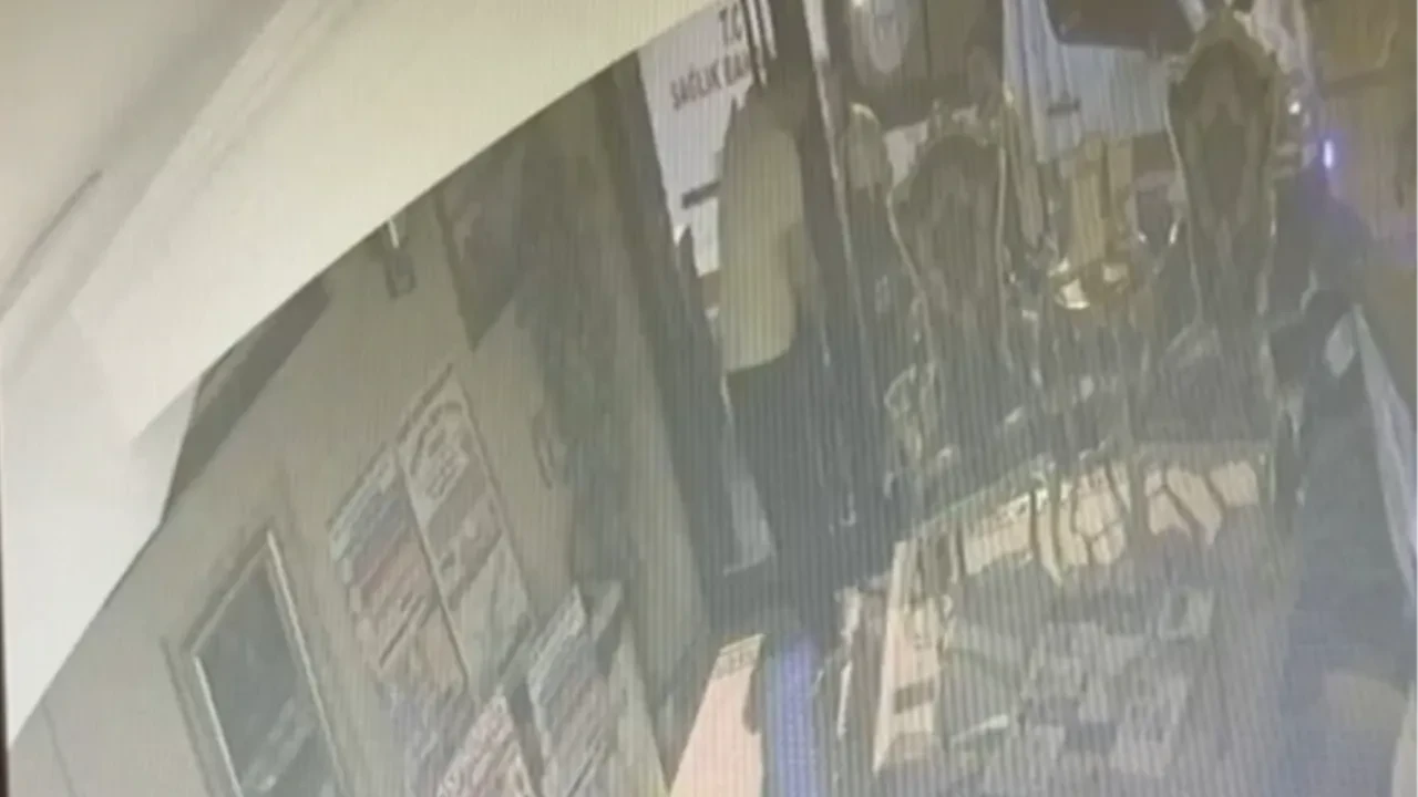 Böcek ailesinin otelde kilitli kaldığı anlar ortaya çıktı