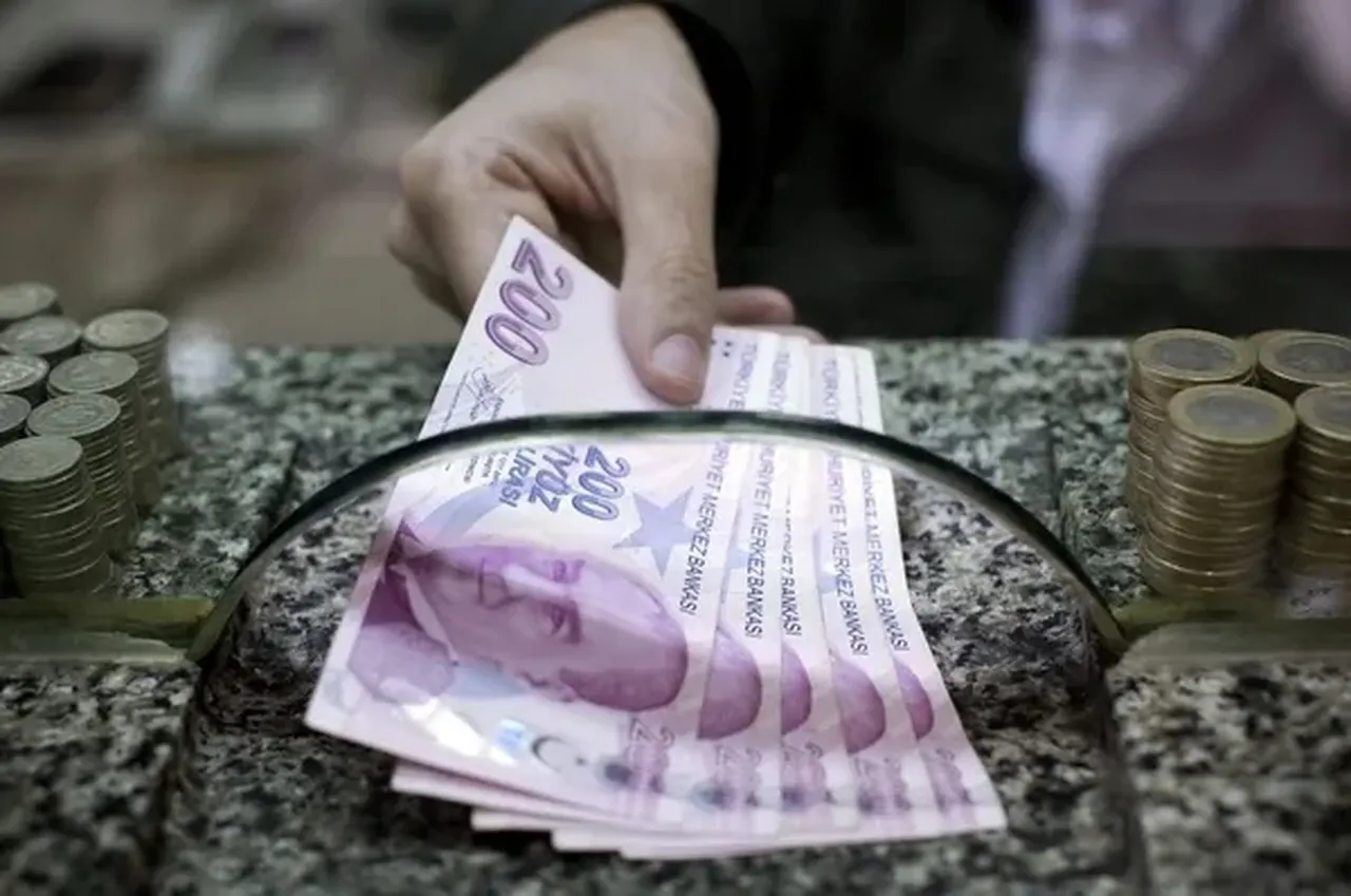 Dar gelirlilere 'vatandaşlık maaşı' geliyor: Her aileye bir asgari ücret desteği