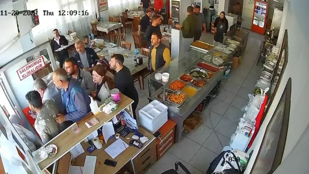 Depremde herkes kaçıştı o yemeğini bitirdi! Lokantadaki panik anları kamerada
