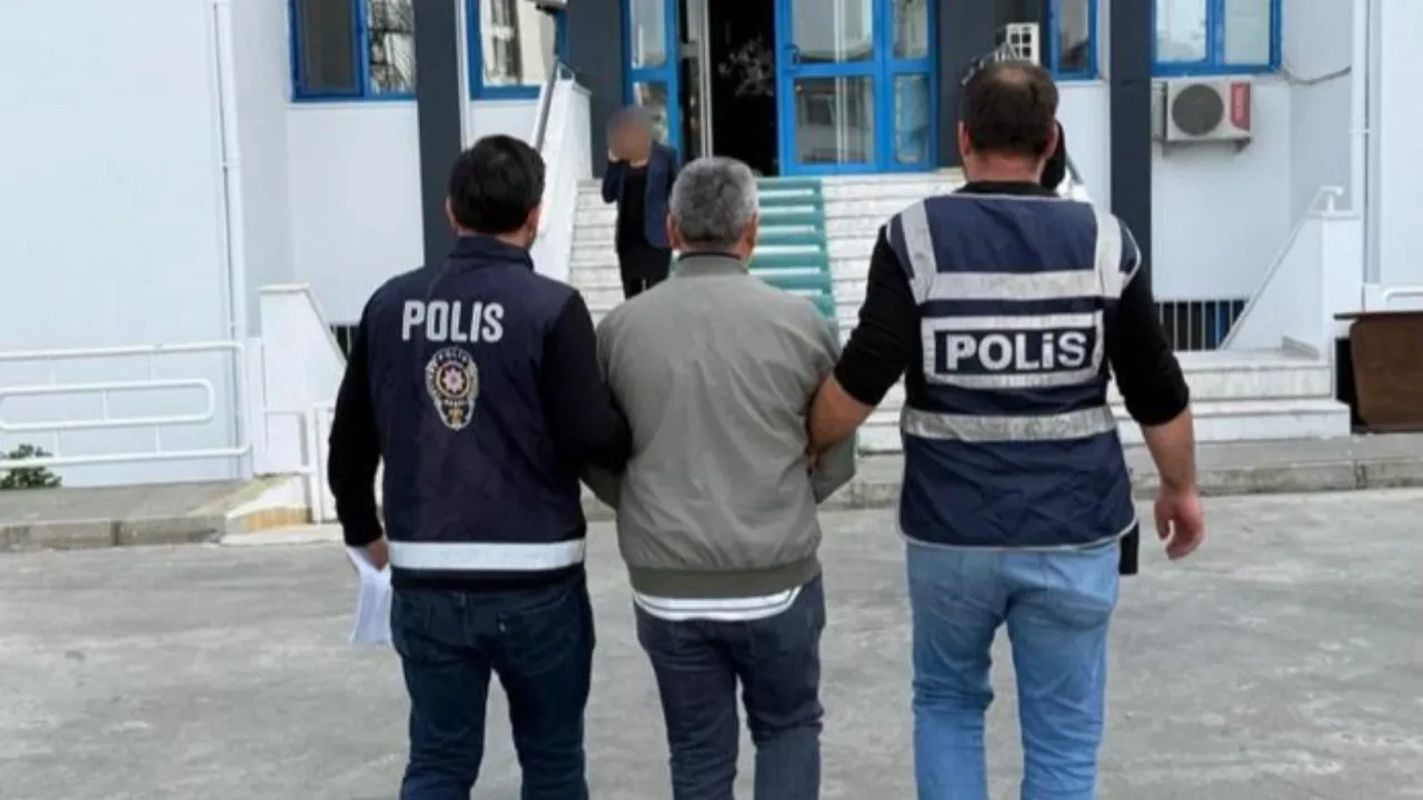 FETÖ'den aranan firari hükümlü saklandığı evde yakalandı