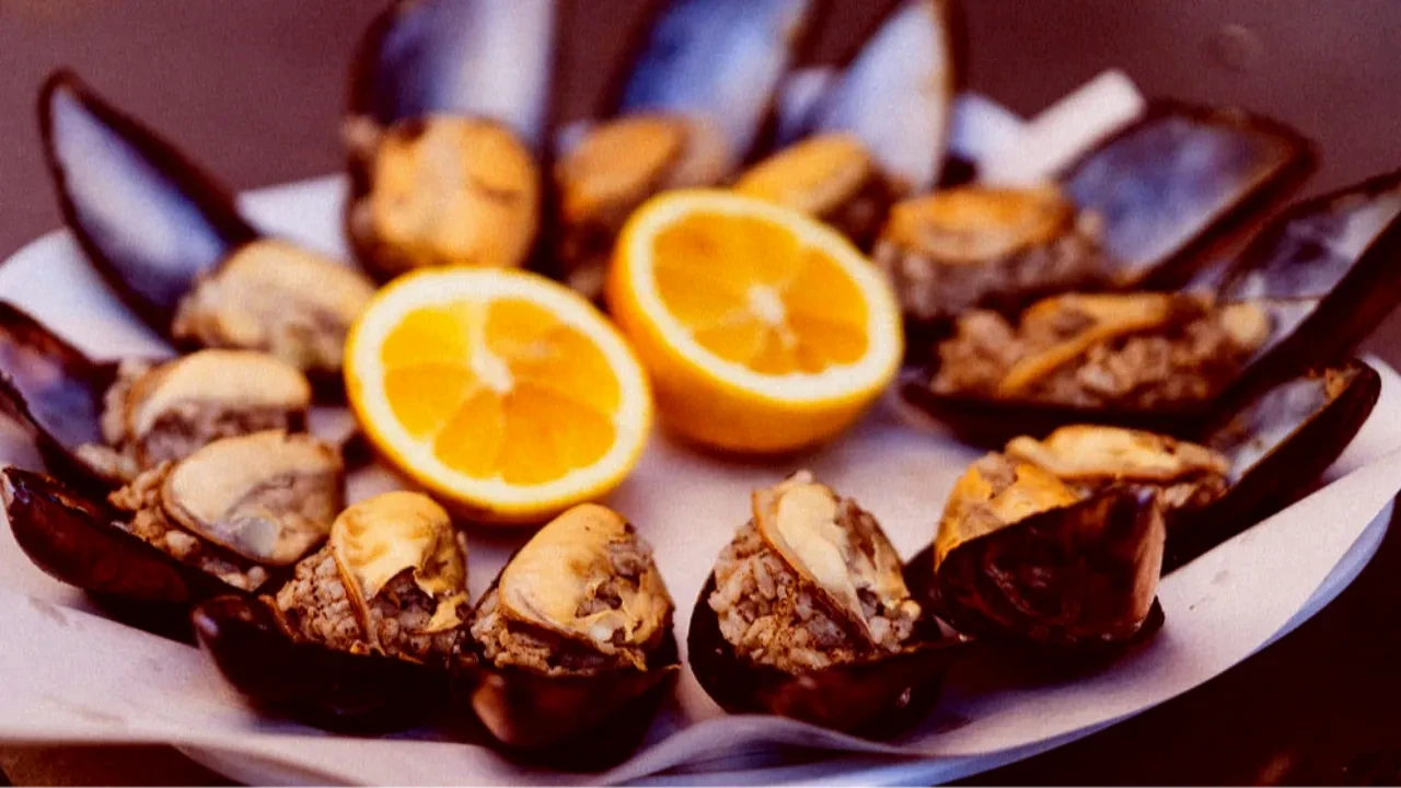 Gıda zehirlenmesi vakaları arttı! Uzman isim uzak durulması gereken ürünleri sıraladı 