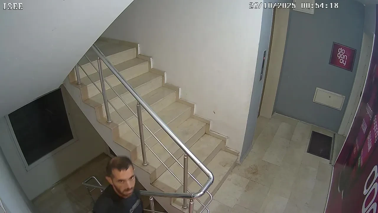 Hırsızlık yapmadan duramıyor! Hırsızlıktan cezaevine girdi, firar edip 2 kez soygun yaptı