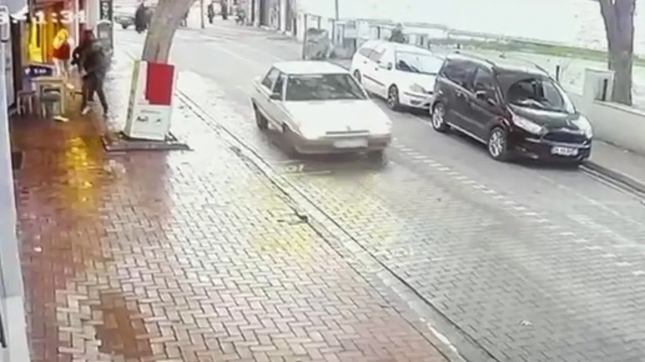 İş yerinin önünde otururken dehşeti yaşadı! Peş peşe ateş açıldı