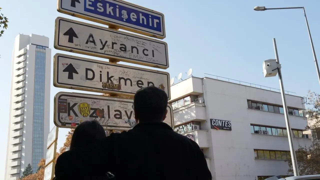 Kızılay tabelasının suçu ne?