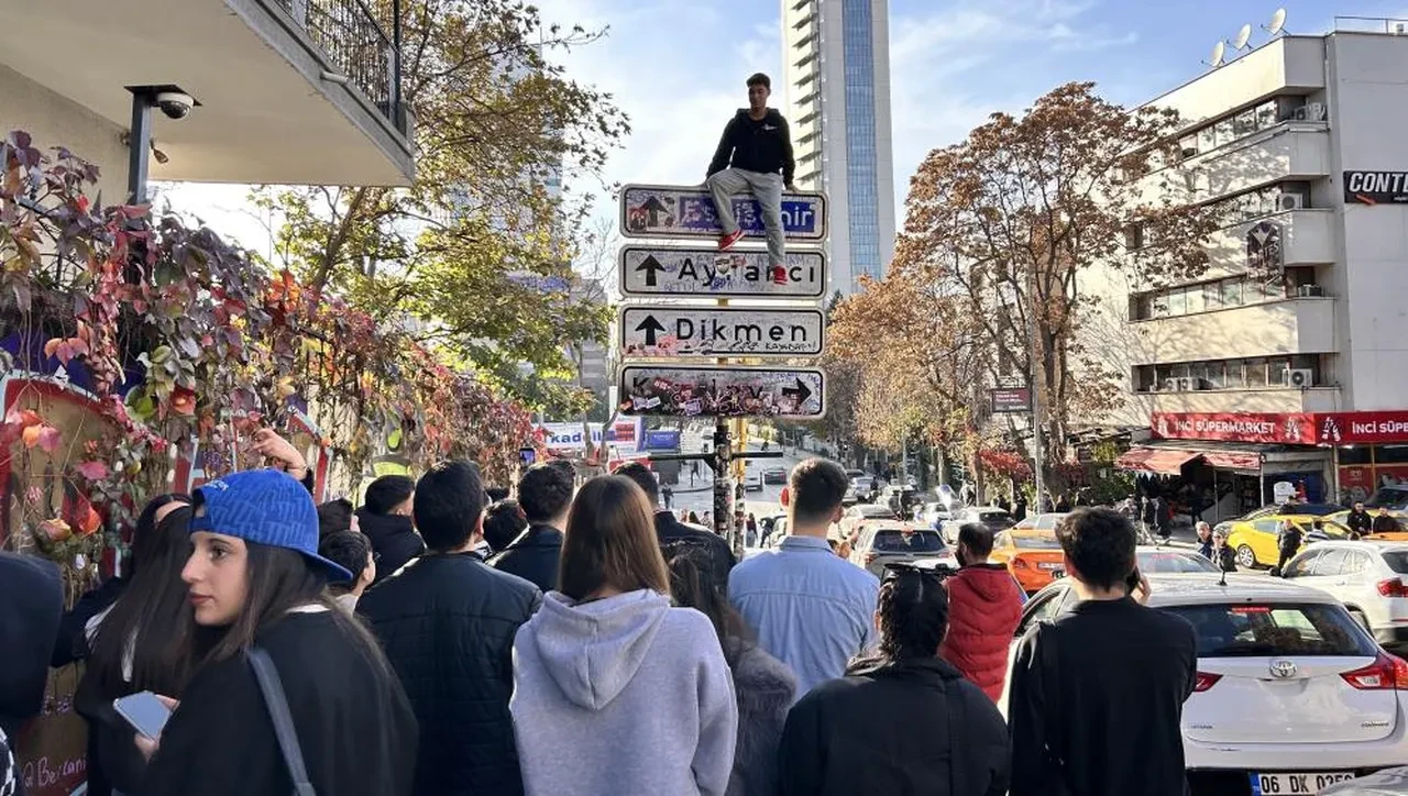 Kızılay tabelasının suçu ne?