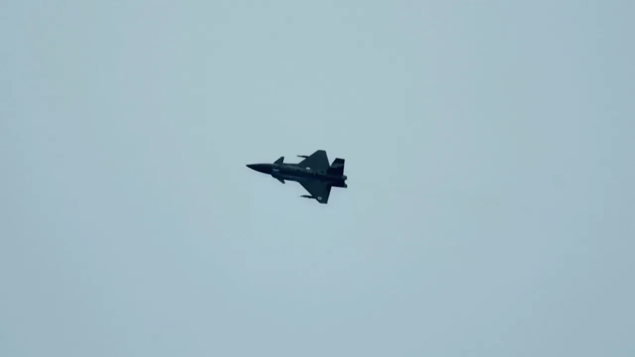 KIZILELMA, GÖKDOĞAN füzesiyle F-16'yı yakaladı! İnsansız hava muharebesinde yeni eşik