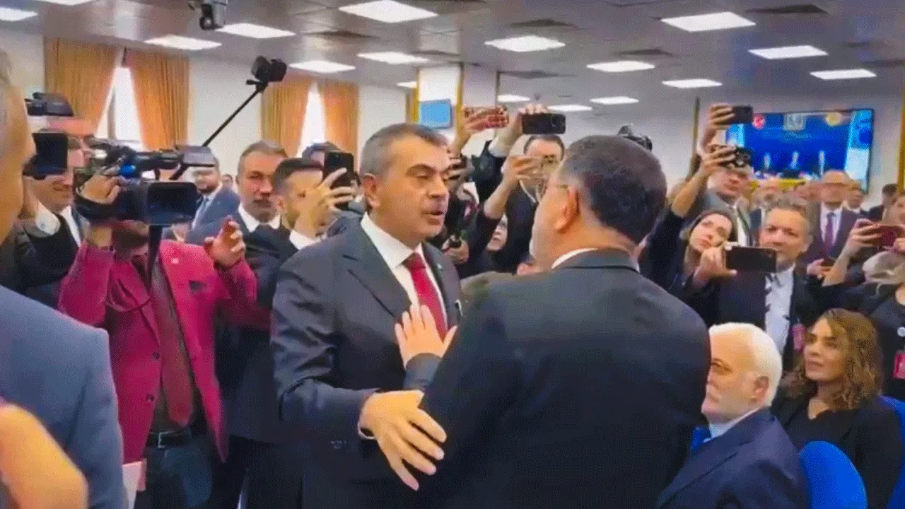 Komisyonda gergi anlar! Bakan Yusuf Tekin CHP'li Ağbaba'ya 'sıfır' verdi