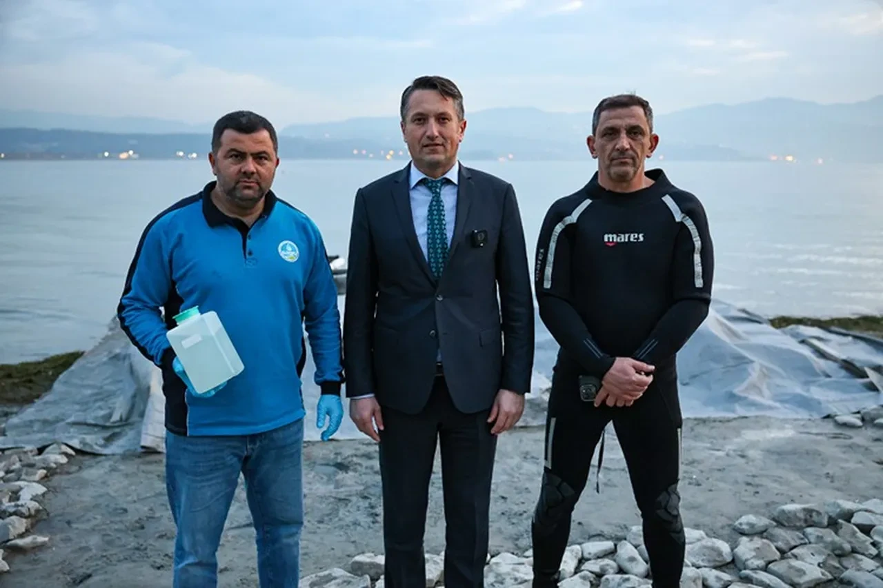 Sapanca Gölü'ndeki gizemli köpürmenin nedeni belli oldu