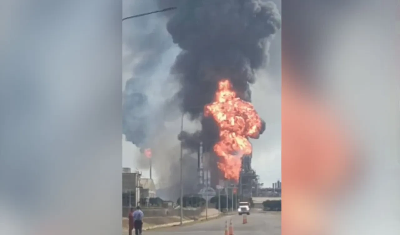 Venezuela’da petrol tesisi havaya uçtu