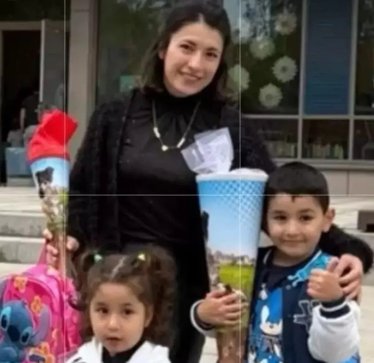 Zehirlenen Böcek ailesi yaşam mücadelesi verirken bir de otelde kilitli kalmış!