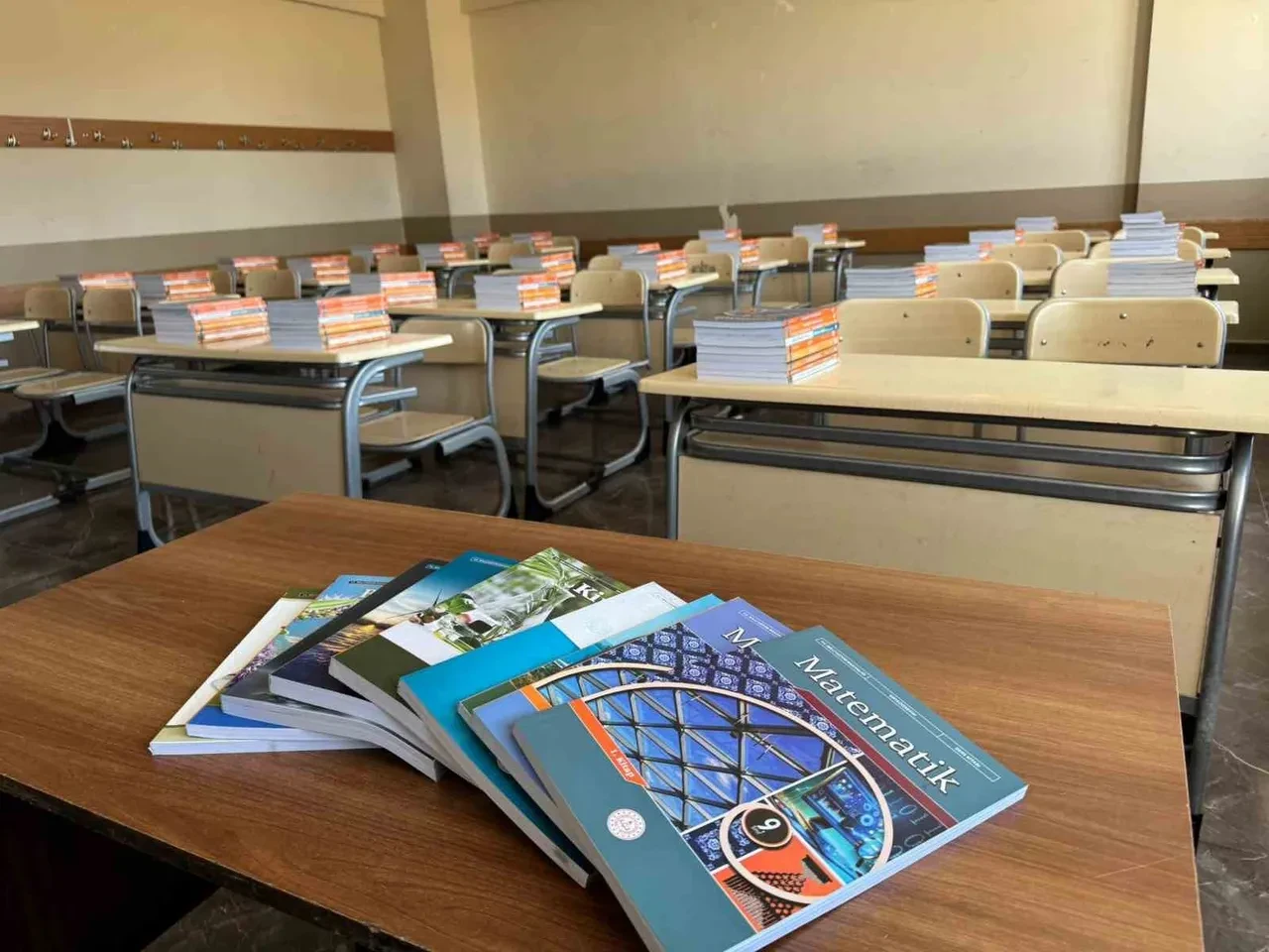 24 Kasım pazartesi okullar tatil mi?