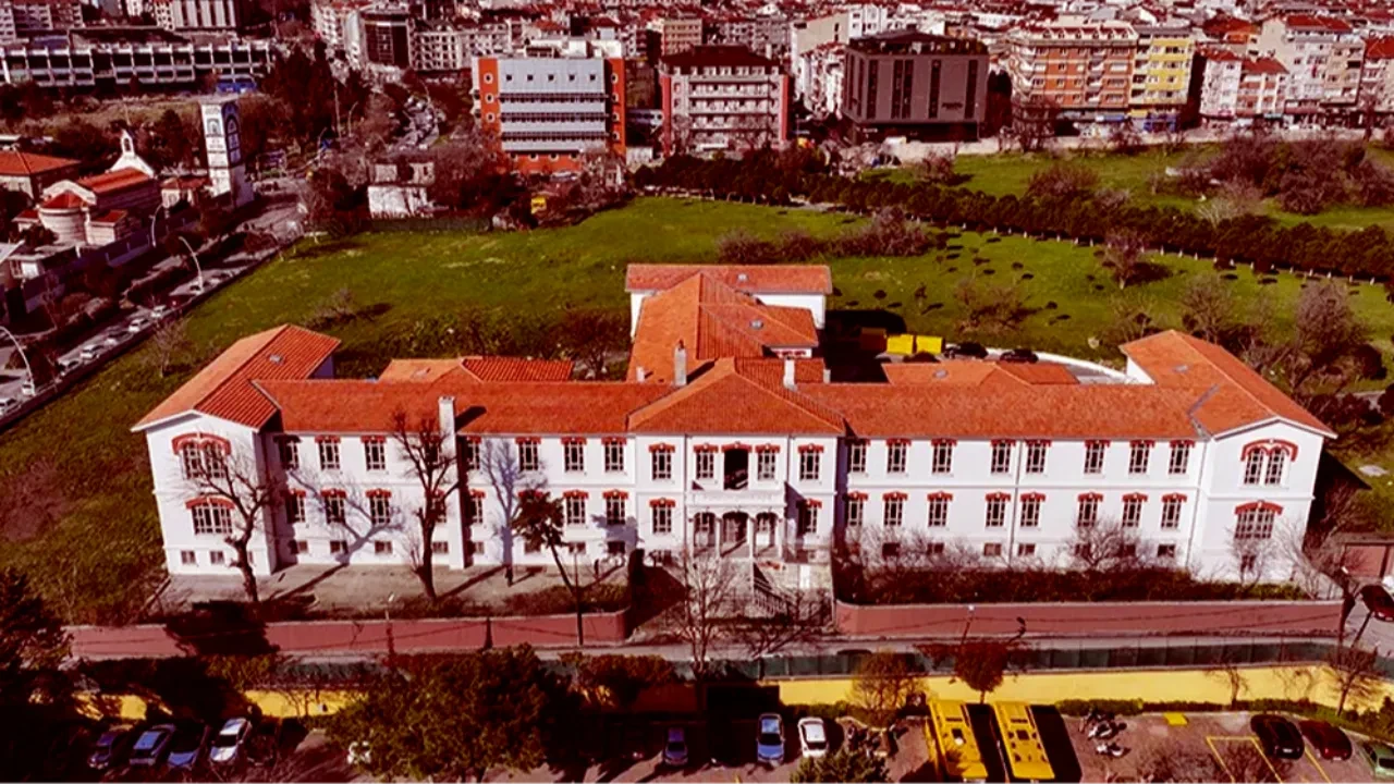 Balıklı Rum Hastanesi'nde sahte reçete skandalı! Doktor öncülüğünde dev yolsuzluk: Çok sayıda gözaltı