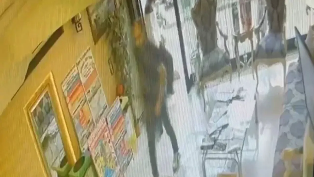 Böcek ailesini zehirleyen facia böyle başlamış! İlaç firması çalışanının otele giriş anı kamerada