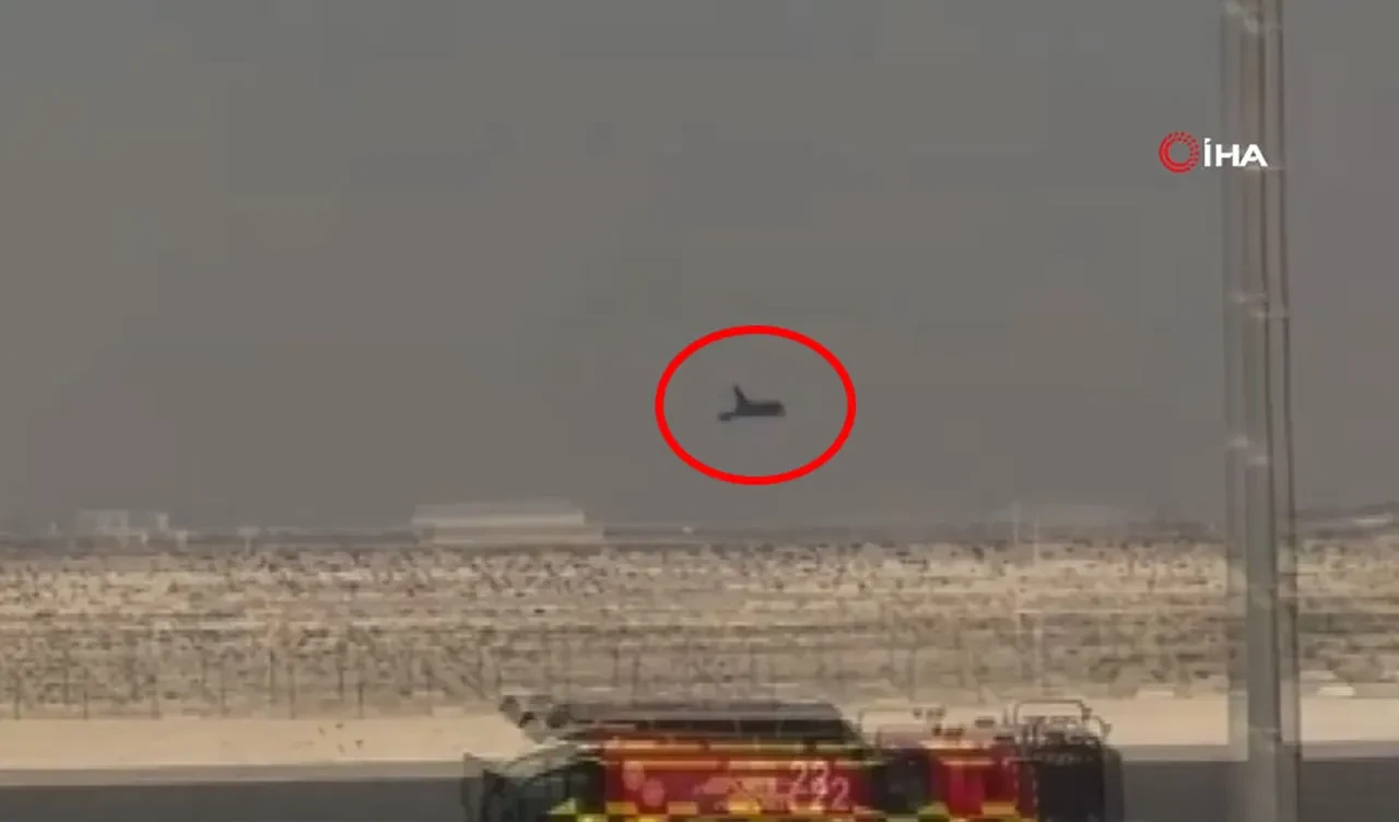 Dubai'deki hava gösterisinde facia! Hindistan'ın yerli savaş uçağı yere çakıldı