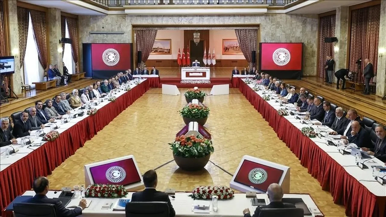 İmralı heyetinde kimler var? Siyasi partiler temsilcilerini açıklama başladı