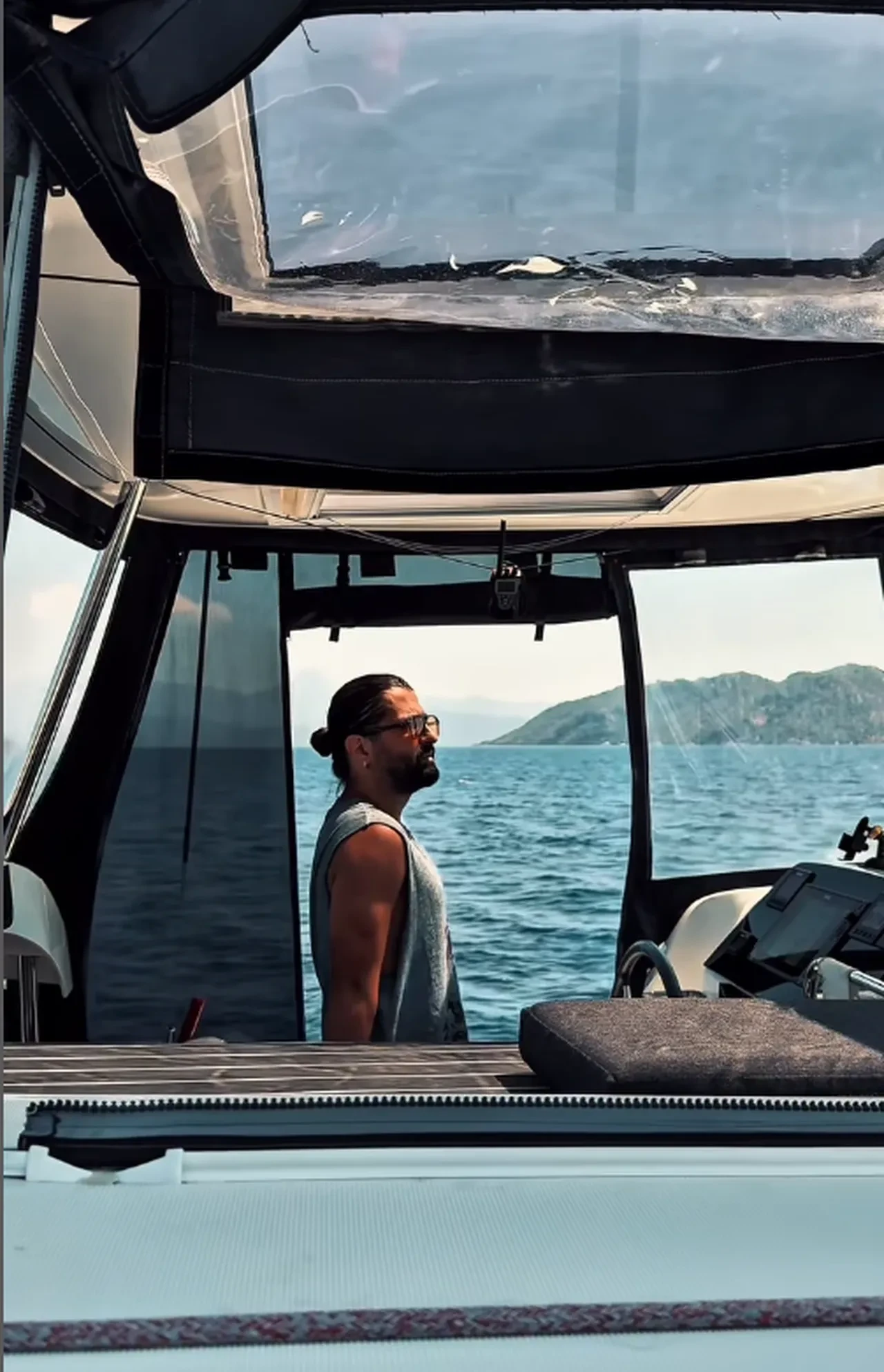 İstanbul'u terk eden Koray Avcı, pazarda karpuz satıyor 