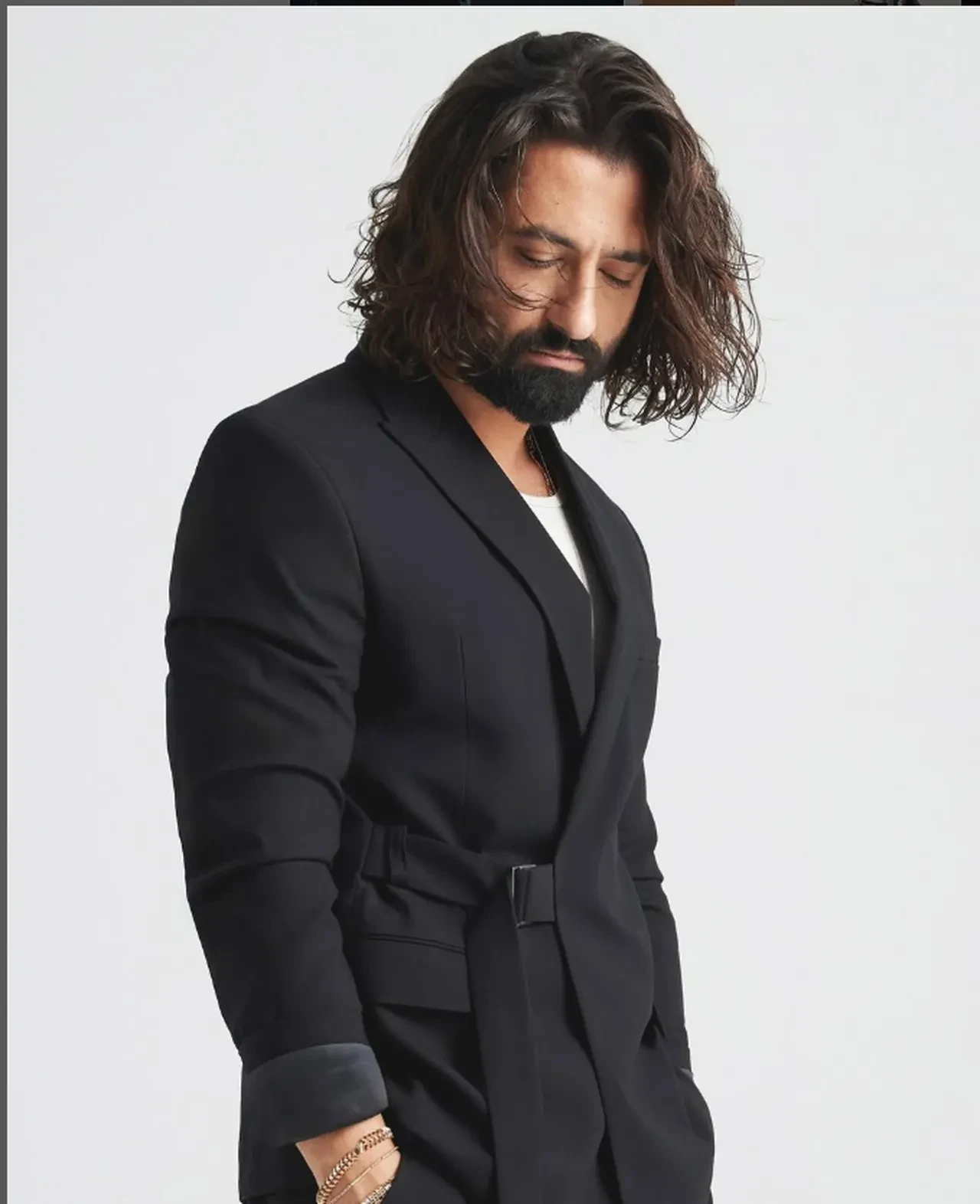 İstanbul'u terk eden Koray Avcı, pazarda karpuz satıyor 