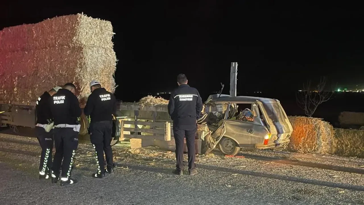 Karaman'da otomobil tıra ok gibi saplandı: Bir aile yok oldu!