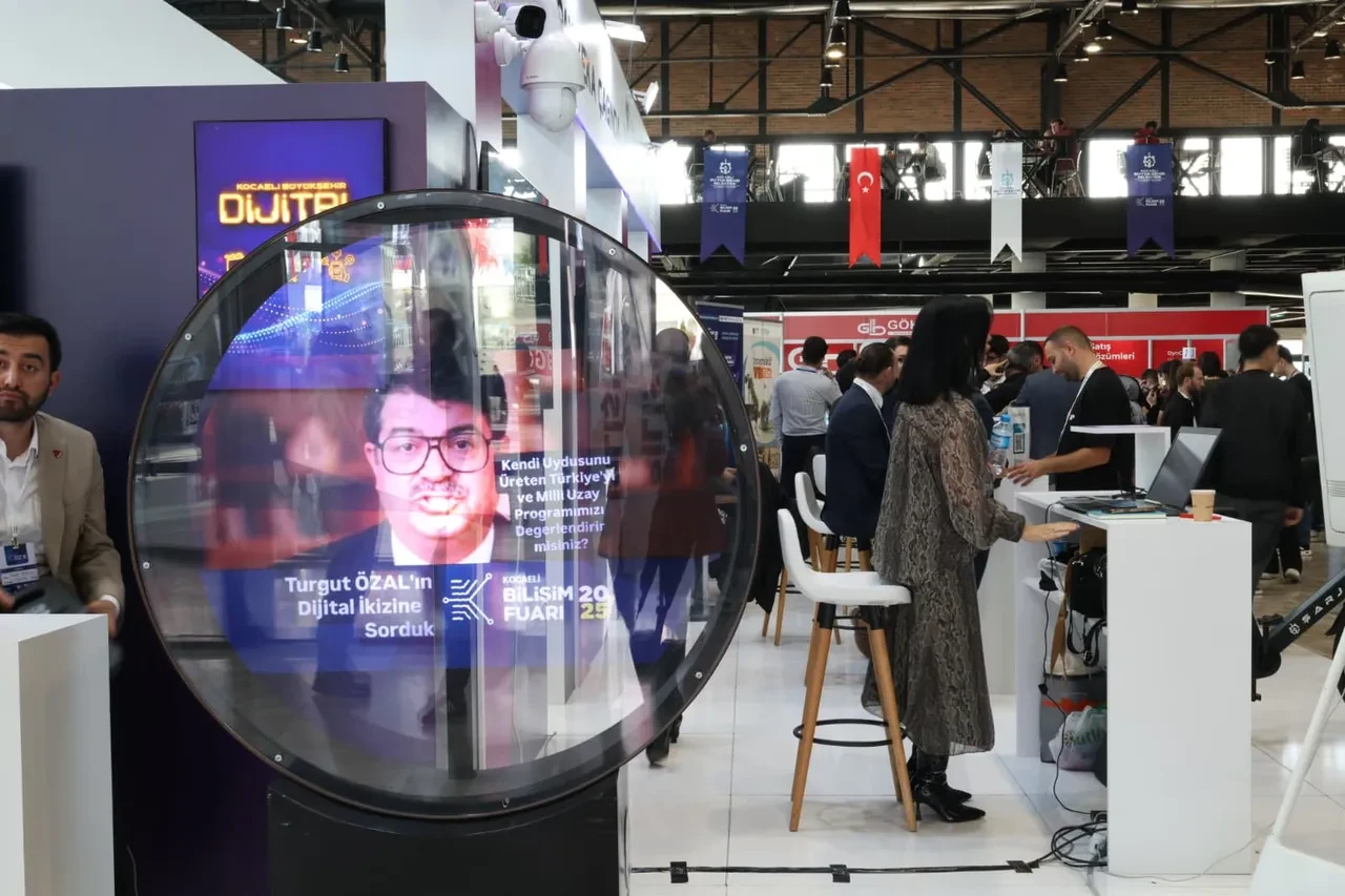 Kocaeli Bilişim Fuarı'na muhteşem açılış; Başkan Büyükakın'dan gençlere önemli çağrı