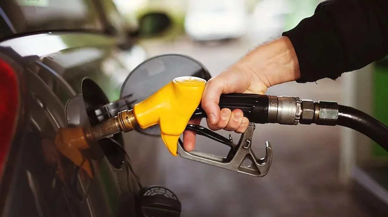 Motorin fiyatlarına zam! Akaryakıt tabelası değişti