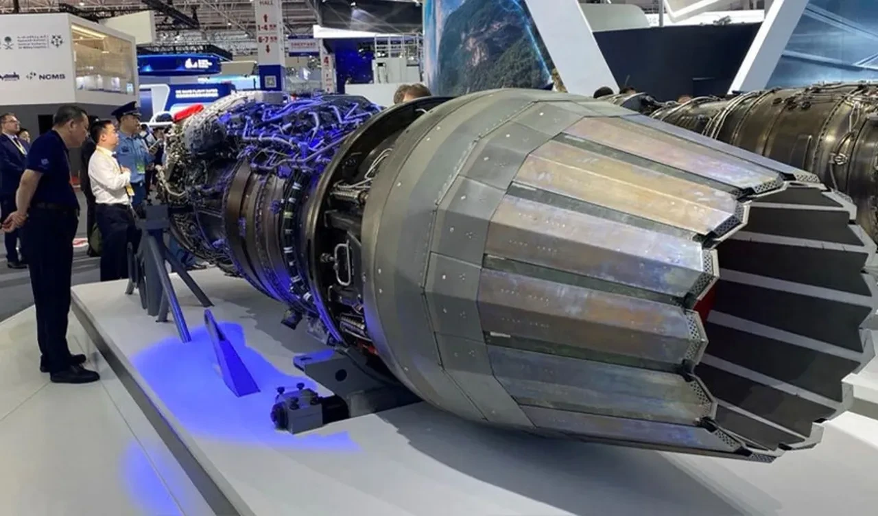 Rusya, yeni nesil savaş uçağı motorunu görücüye çıkardı