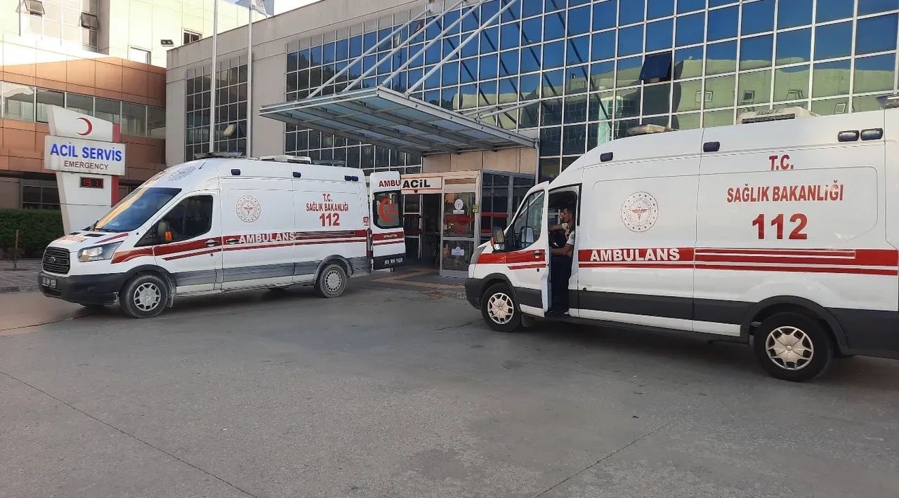 Tokat'ta gıda zehirlenmesi şüphesi: Tavuk dürüm yiyen öğrenciler hastanelik oldu