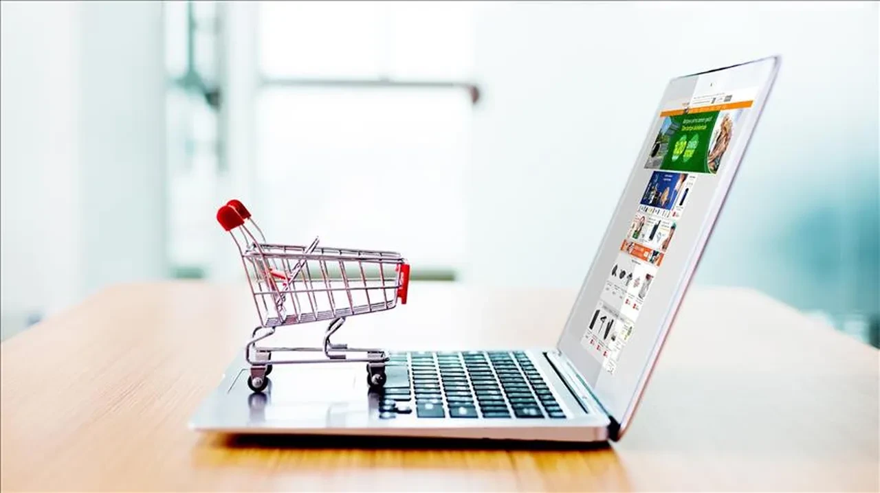 Türkiye E-ticaret haftası başladı: Bakan Bolat’tan ürün güvenliği ve yatırımcı mesaj