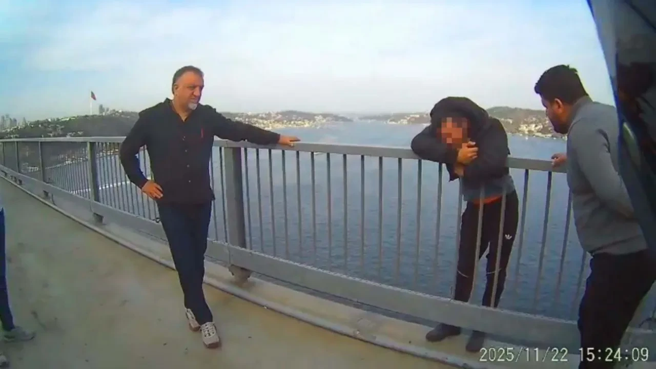 15 Temmuz Şehitler Köprüsü'nde intihar girişimi son anda engellendi!