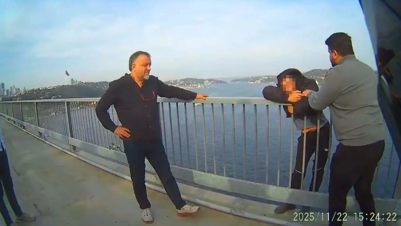 15 Temmuz Şehitler Köprüsü'nde intihar girişimi son anda engellendi!