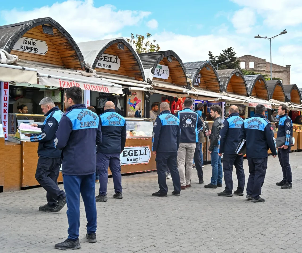 Böcek ailesinin ölümü sonrası Ortaköy esnafı harekete geçti! Otel sahibine dava açacaklar