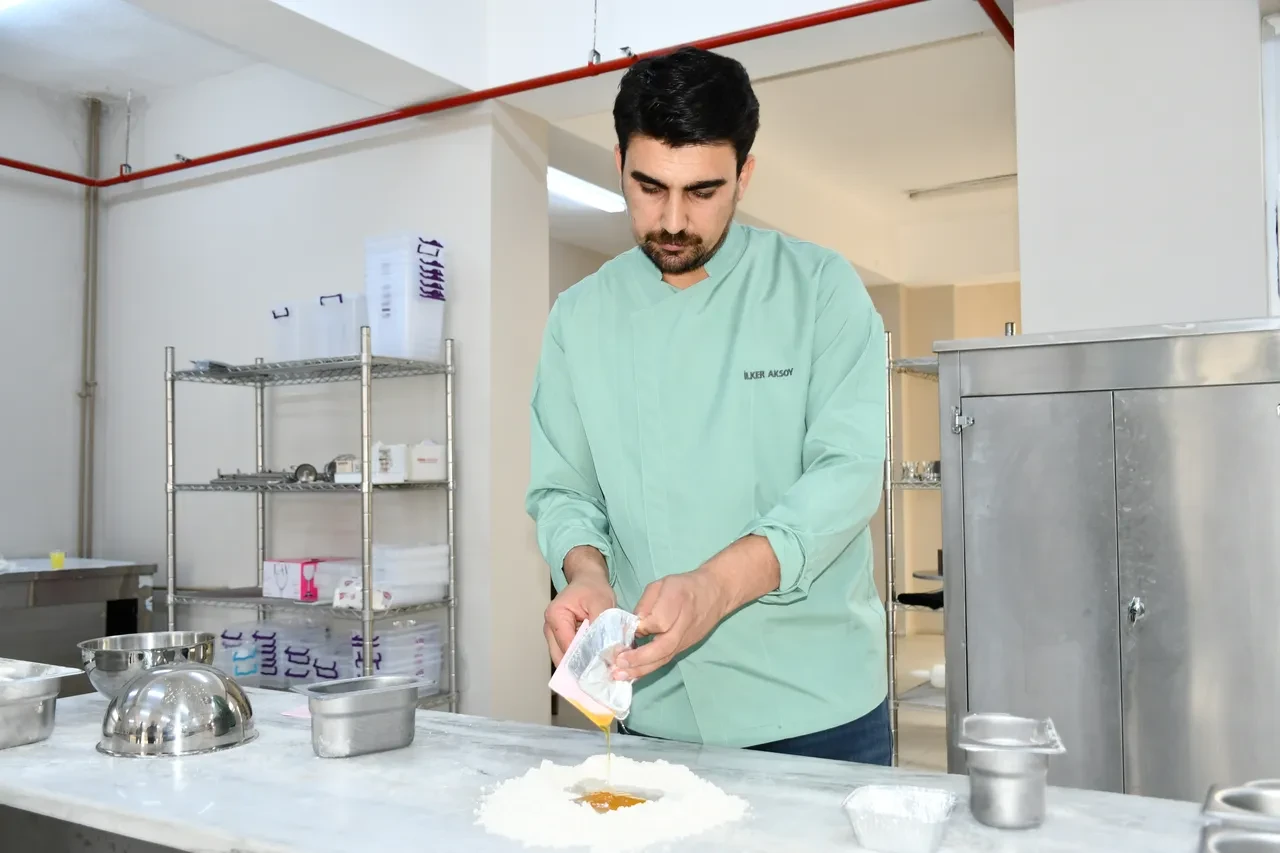 Bu tarif tam üç bin yıllık! Akademisyenler tabletlerde yazan ballı ekmeği pişirdi