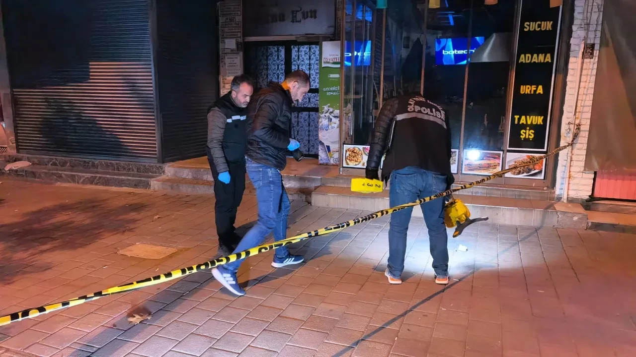 Bursa'da kanlı gece! Tartıştığı genci sokak ortasında katletti 