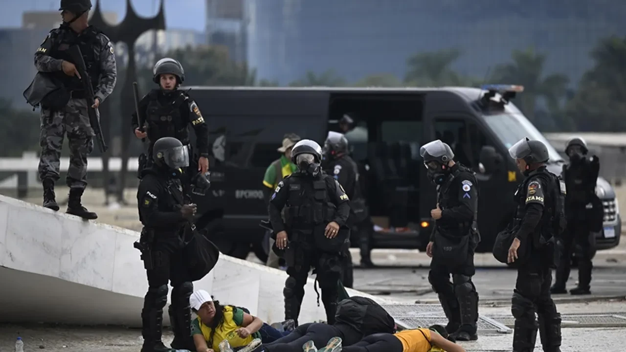 Eski Brezilya Devlet Başkanı Bolsonaro gözaltına alındı! Tek gerekçe açıklandı
