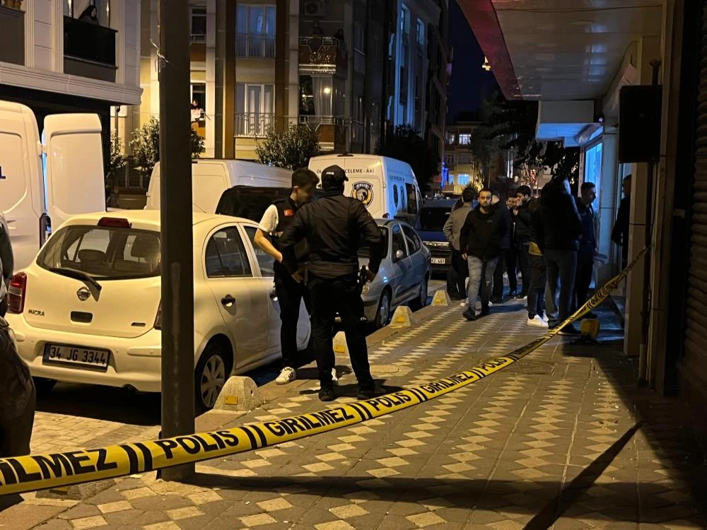 Zeytinburnu’nda silahlı çatışma: 2 kişi hayatını kaybetti, 1 kişi yaralandı