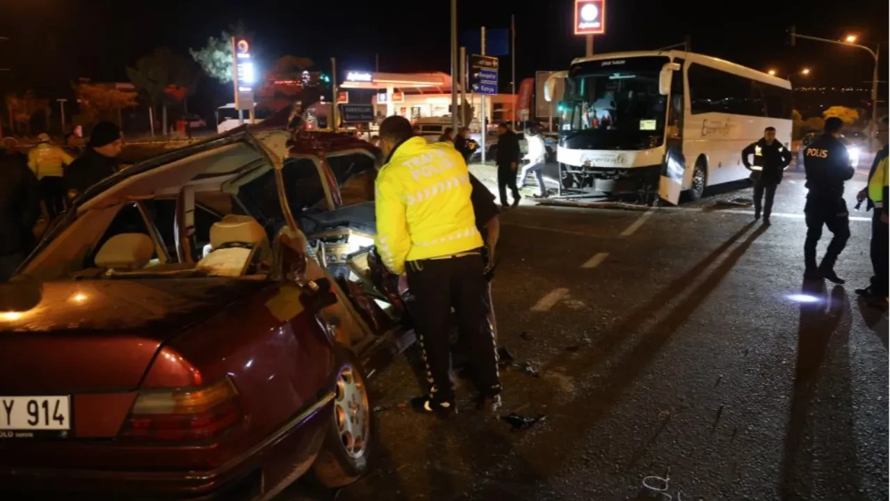 Nevşehir’de turistleri taşıyan otobüs ile otomobil çarpıştı: Ölü ve yaralılar var!