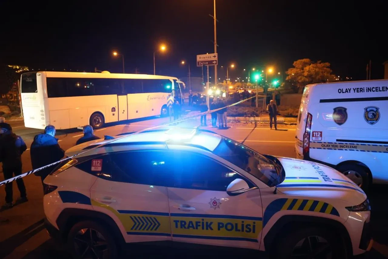 Nevşehir’de turistleri taşıyan otobüs ile otomobil çarpıştı: Ölü ve yaralılar var!