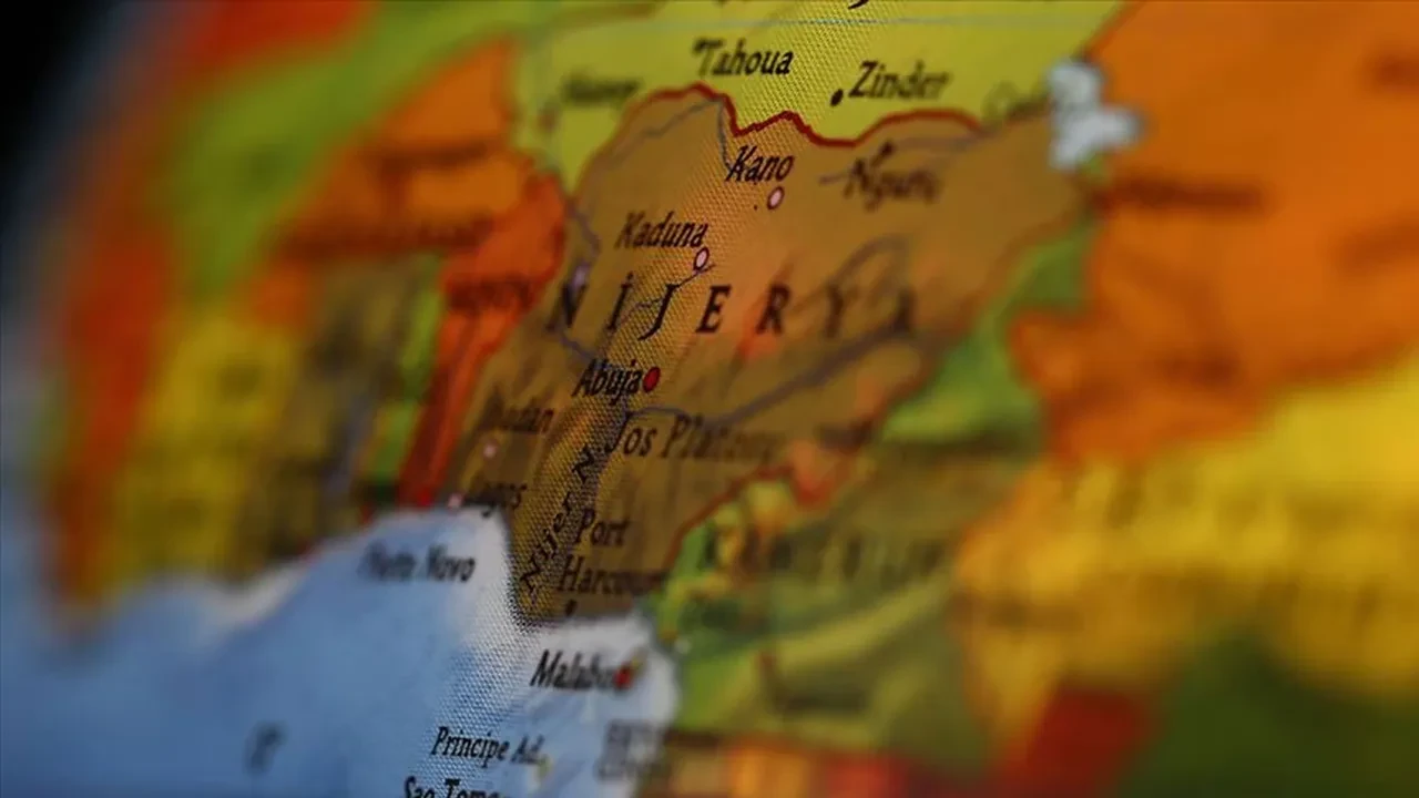 Nijerya'da okul baskını! Yüzlerce öğrenci, onlarca öğretmen kaçırıldı