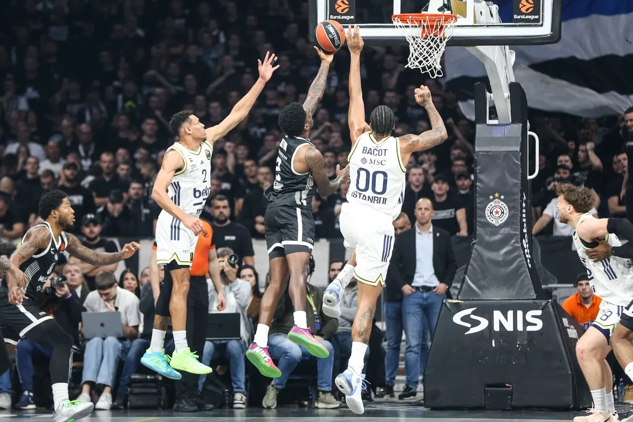Partizan Fenerbahçe Beko maç sonucu kaç kaç? Üst üste 4. galibiyet
