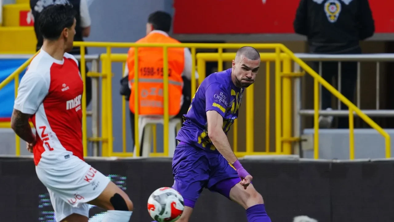 Süper Lig'de İstanbul ekiplerinden gollü beraberlik!