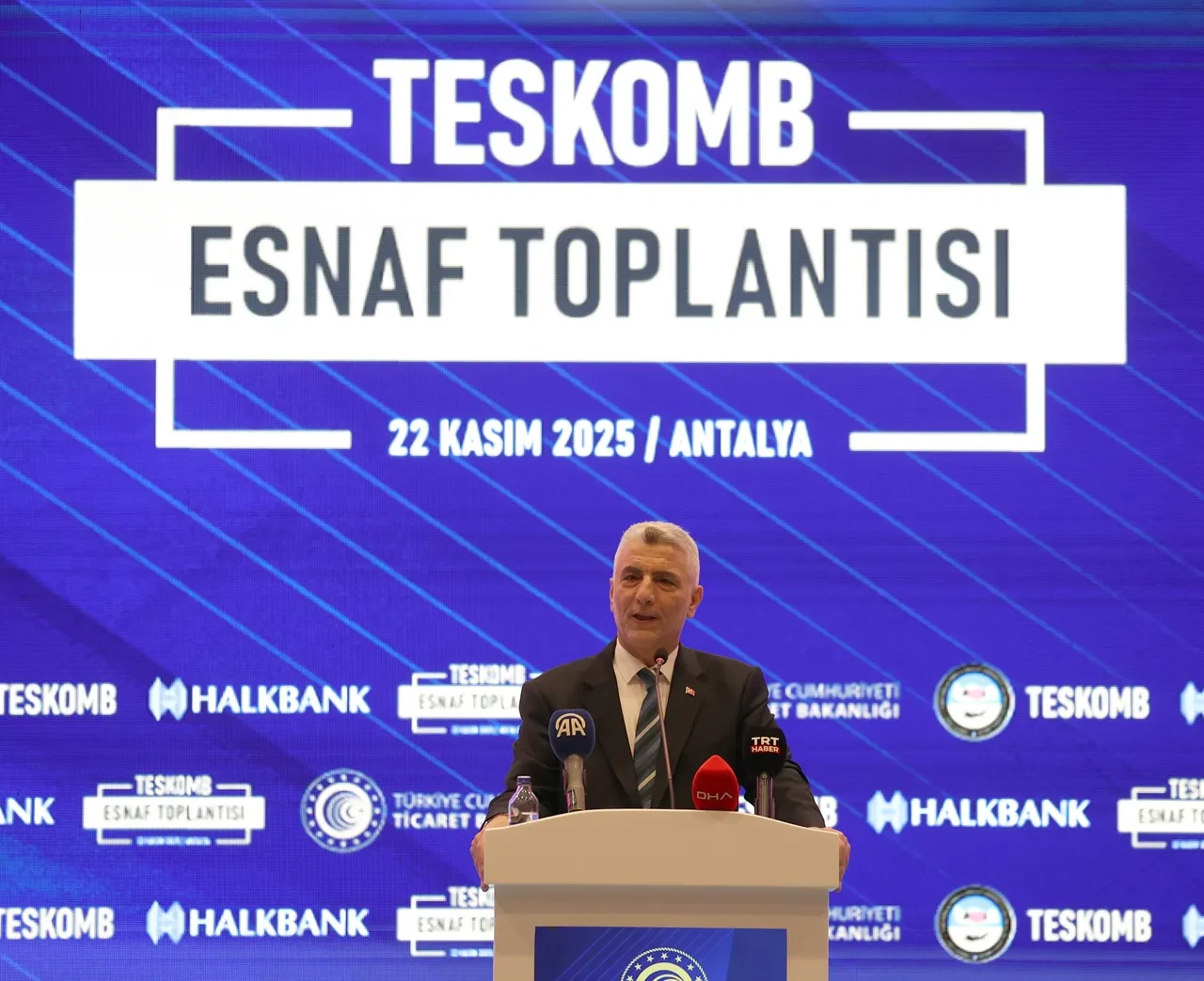 Ticaret Bakanından esnafa müjde! Yeni yılda kredi faizi indirimi geliyor