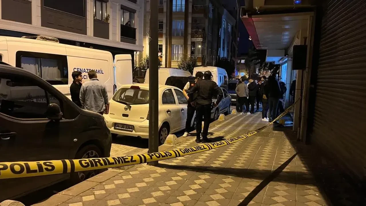 Zeytinburnu’nda silahlı çatışma: 2 kişi hayatını kaybetti, 1 kişi yaralandı
